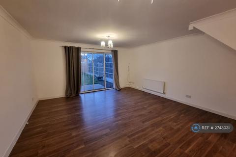3 bedroom terraced house to rent, Anchor Close, Barking, IG11