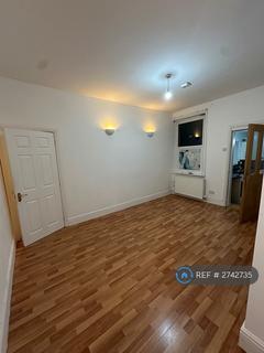 3 bedroom terraced house to rent, Rayleigh Grove, Gateshead, NE8