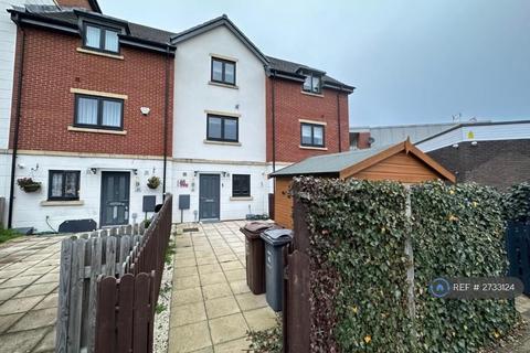 3 bedroom semi-detached house to rent, Parkgate Mews, Shirley, B90
