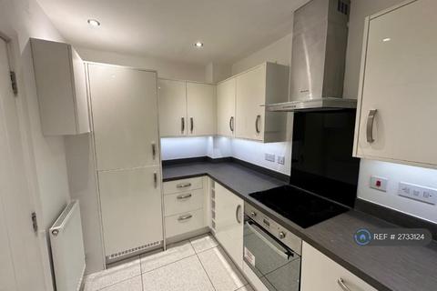 3 bedroom semi-detached house to rent, Parkgate Mews, Shirley, B90
