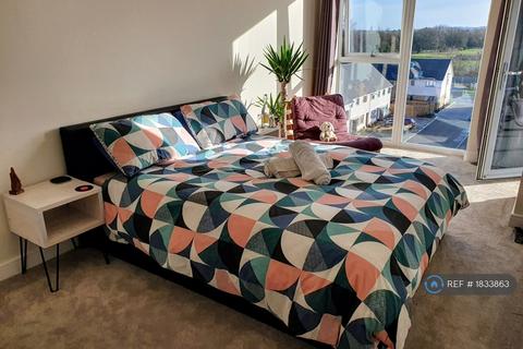 2 bedroom flat to rent, Sallow House, Maidenhead, SL6