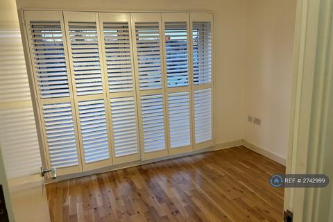 undefined, Bridgepoint House, Greenford, UB6