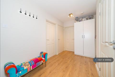 2 bedroom flat to rent, Oliver Grove, London, SE25