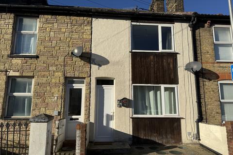 3 bedroom terraced house to rent, Gardiner Street, Gillingham ME7