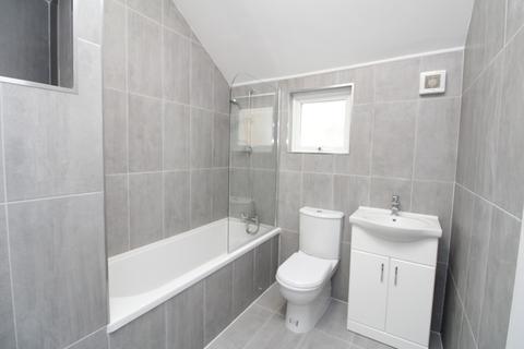 3 bedroom maisonette to rent, Chatterton Road, Bromley BR2