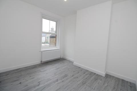 3 bedroom maisonette to rent, Chatterton Road, Bromley BR2
