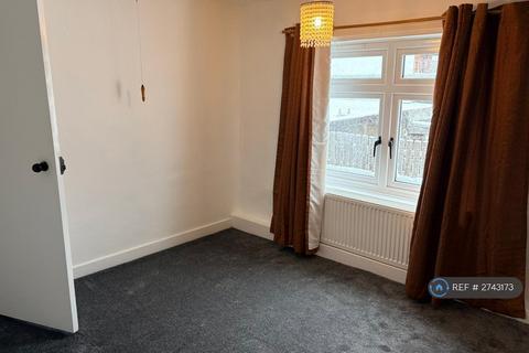 2 bedroom semi-detached house to rent, Chaucer Street, Bungay, NR35
