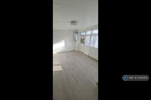 4 bedroom terraced house to rent, Wakemans Hill Avenue, London, NW9