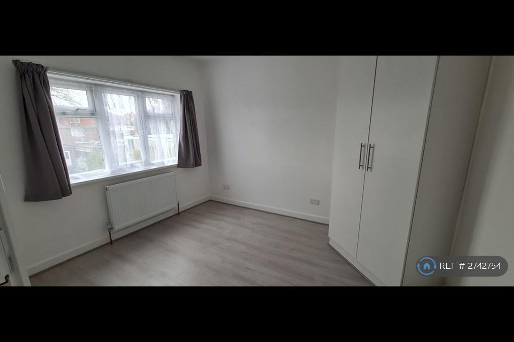 Upstairs Bedroom 2 - Large Double