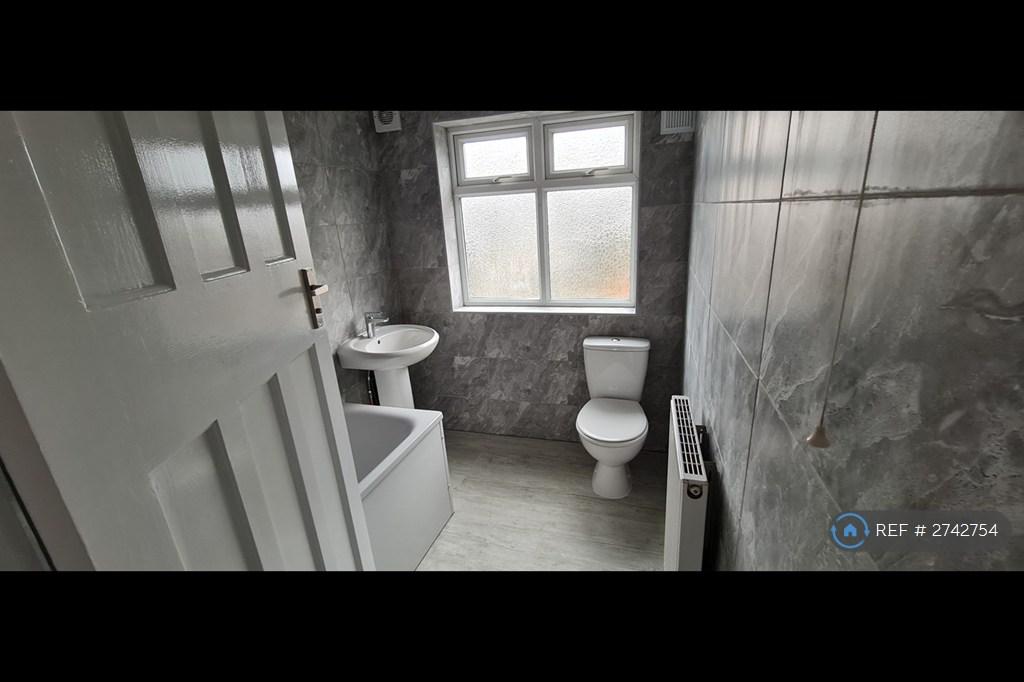 Upstairs Bathroom