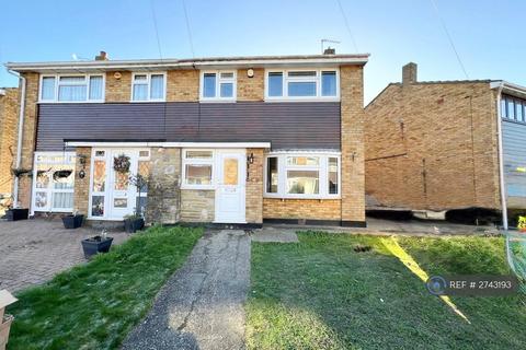 3 bedroom semi-detached house to rent, Surridge Close, Rainham, RM13
