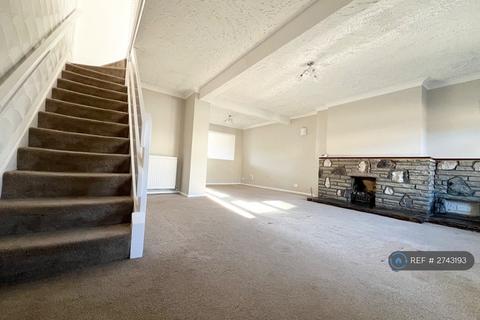 3 bedroom semi-detached house to rent, Surridge Close, Rainham, RM13