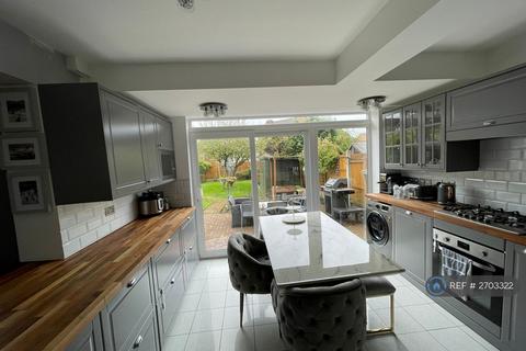 undefined, Hollinwell Avenue, Nottingham, NG8