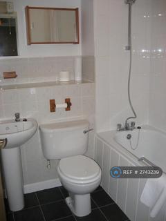 Studio to rent, Hagden Lane, Watford, WD18
