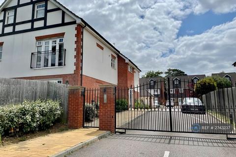 2 bedroom flat to rent, St. Pauls Mews, Crawley, RH10