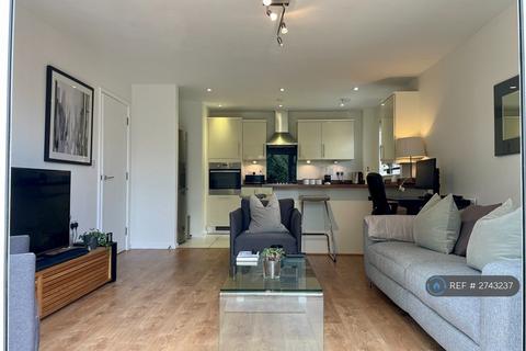 2 bedroom flat to rent, St. Pauls Mews, Crawley, RH10