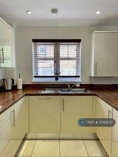 2 bedroom flat to rent, St. Pauls Mews, Crawley, RH10