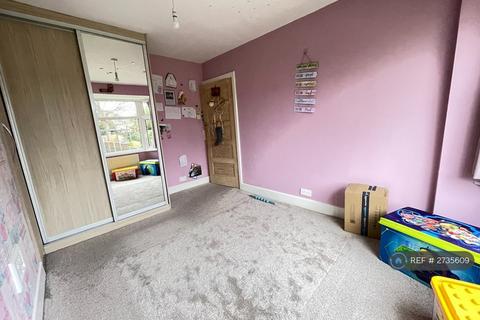 3 bedroom semi-detached house to rent, Cloonmore Avenue, Orpington, BR6