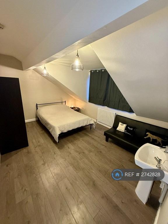 Room 6 - 4