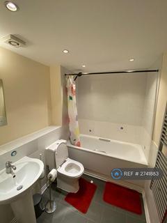 1 bedroom in a flat share to rent, Hewetts Quay, Barking, IG11