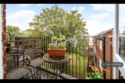 2 bedroom maisonette to rent, Ollgar Close, London, W12