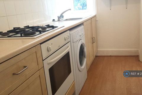 2 bedroom flat to rent, Ribblesdale Road, London, N8