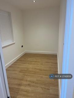 3 bedroom flat to rent, Brighton Road, Lancing, BN15