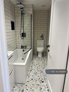 3 bedroom flat to rent, Brighton Road, Lancing, BN15