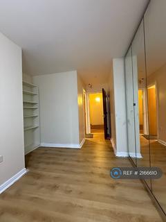 2 bedroom flat to rent, City View, Ilford, IG1