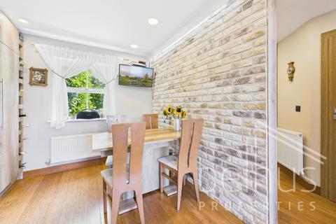 3 bedroom semi-detached house for sale, James Gore Drive, Colchester