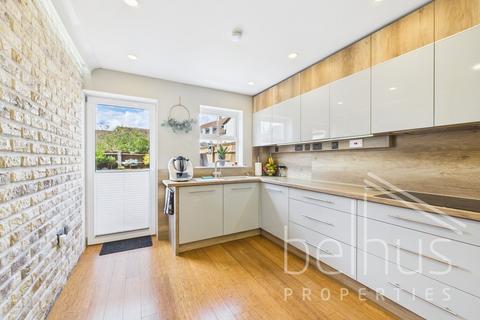 3 bedroom semi-detached house for sale, James Gore Drive, Colchester