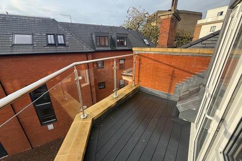 2 bedroom terraced house for sale, Derngate Place, Northampton NN1