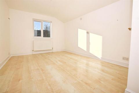 2 bedroom flat to rent, Station Road, Finchley