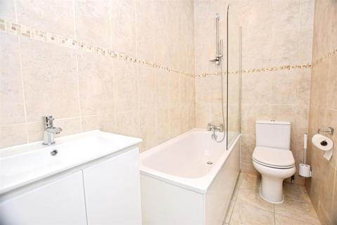 2 bedroom flat to rent, Station Road, Finchley