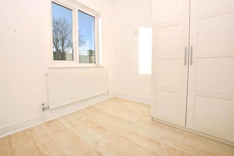 2 bedroom flat to rent, Station Road, Finchley