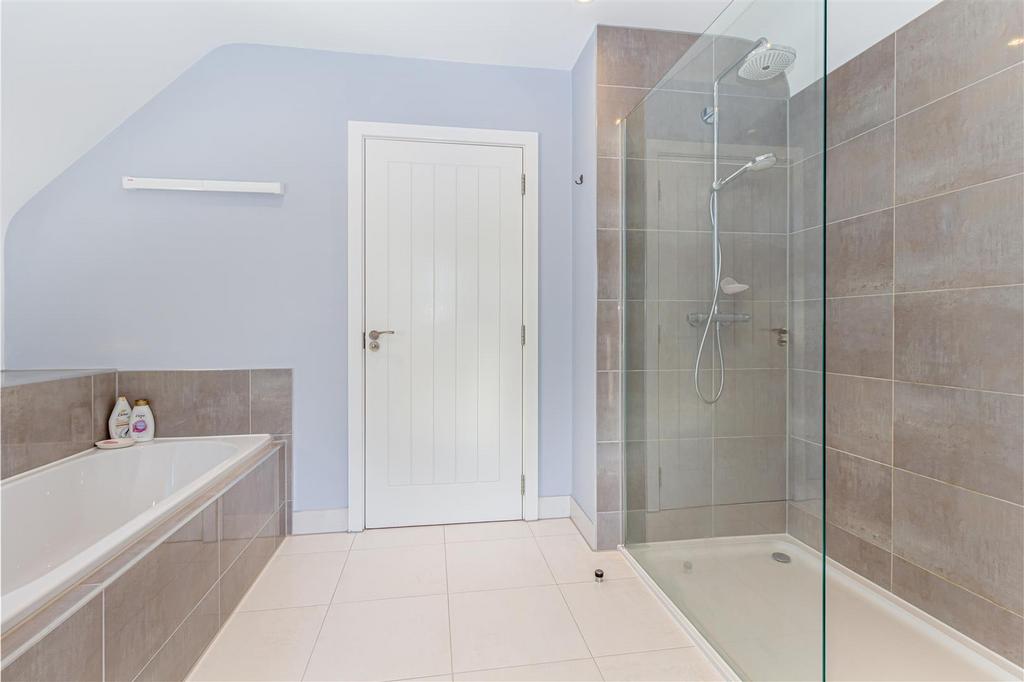 Bathroom-4.jpg
