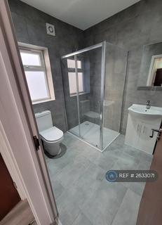 2 bedroom flat to rent, Larkfield Avenue, Harrow, HA3