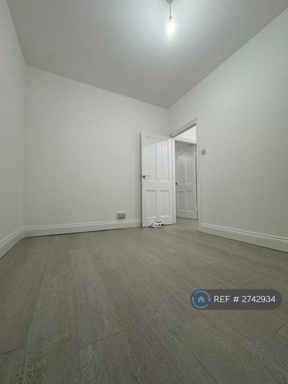 Bedroom 2.2