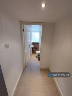 3 bedroom flat to rent, Liverpool Road, Eccles, Manchester, M30