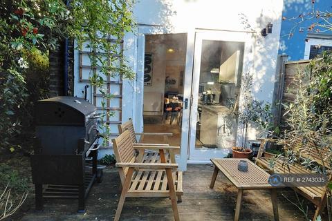 2 bedroom flat to rent, Burgoyne Road, London, N4