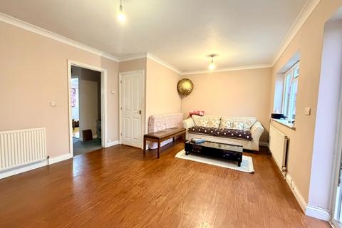 4 bedroom semi-detached house for sale, Salt Hill Avenue, Slough, Berkshire, SL1 3XP