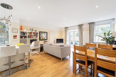 2 bedroom ground floor flat for sale, Grange Park, Ealing W5