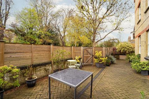2 bedroom ground floor flat for sale, Grange Park, Ealing W5
