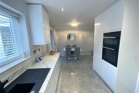 3 bedroom detached house for sale, Malham Grove, Halfway, Sheffield, Sheffield, S20 4RY