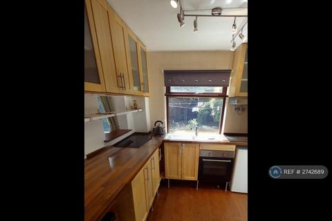 3 bedroom semi-detached house to rent, Westfield Terrace, Wakefield, WF1