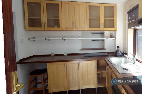 3 bedroom semi-detached house to rent, Westfield Terrace, Wakefield, WF1
