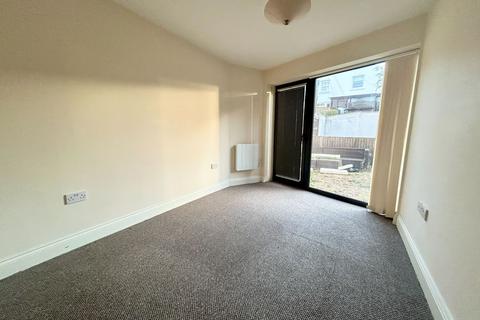 2 bedroom apartment to rent, Stanley Road, Felixstowe