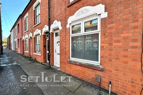 3 bedroom terraced house to rent, Linden Street, Leicester