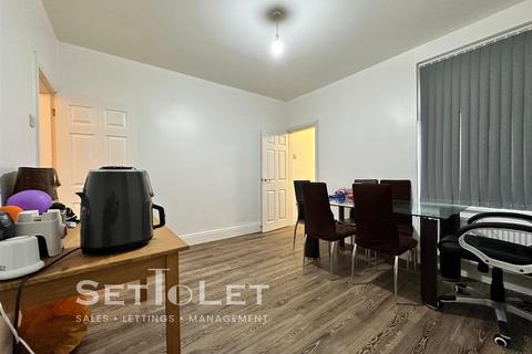 3 bedroom terraced house to rent, Linden Street, Leicester