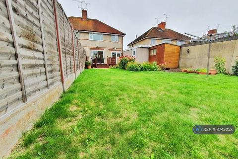 3 bedroom semi-detached house to rent, Park Road, Camberley, GU15